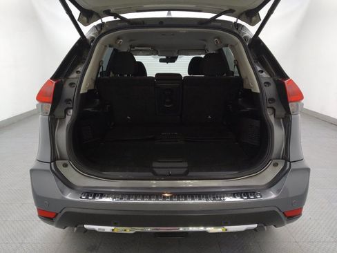 Used 2020 Nissan Rogue SV FWD image 29