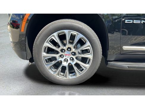 Certified 2025 GMC Yukon Denali AWD/4WD image 34