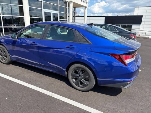 Used 2023 Hyundai Elantra SEL FWD image 7