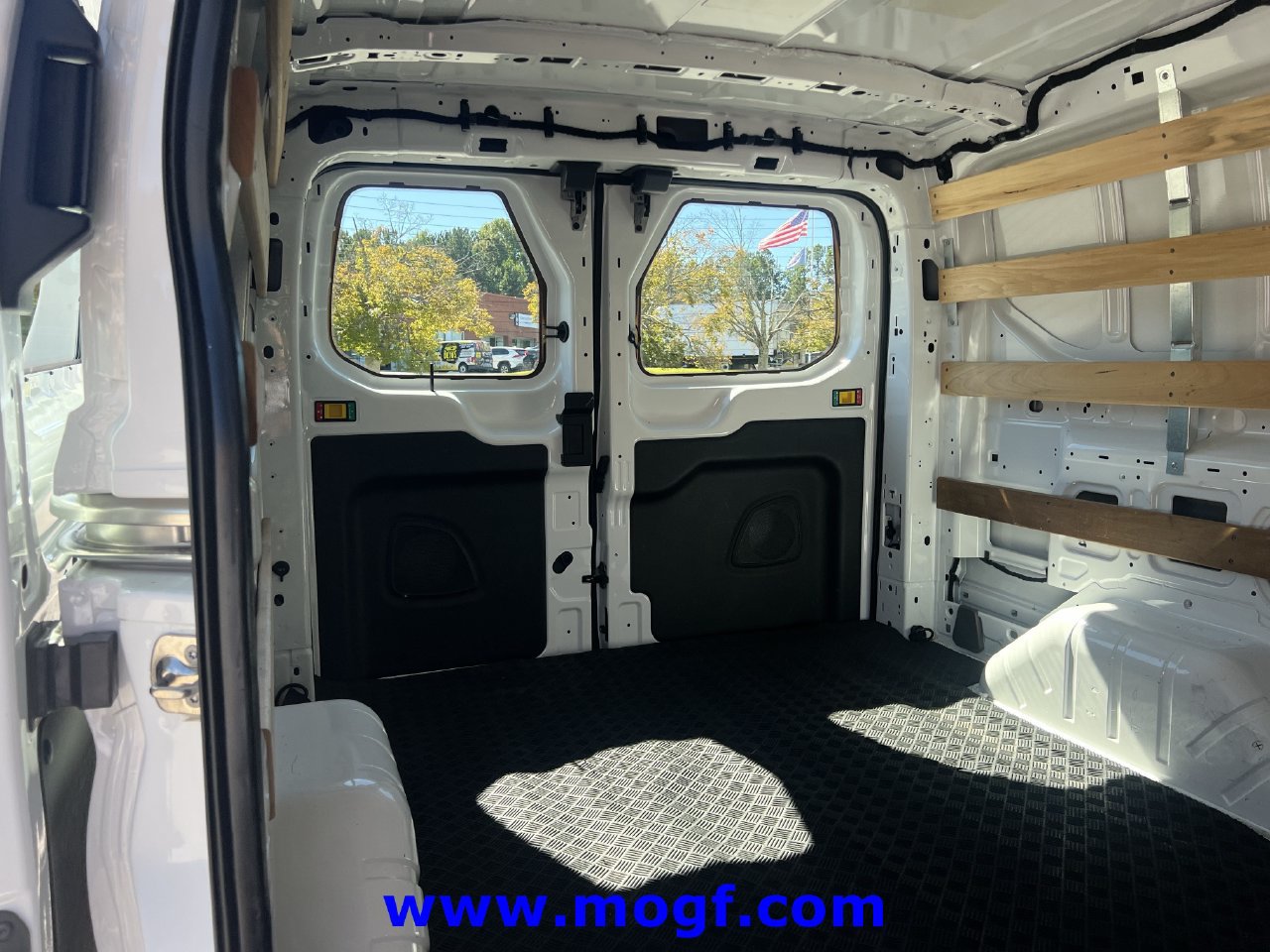 Used 2025 Ford Transit 250 Low Roof w/ Exterior Upgrade Package RWD image 23