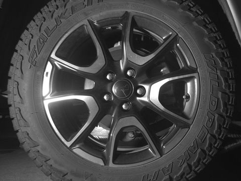 Used 2025 Jeep Compass Trailhawk image 15