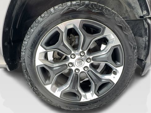 Used 2019 RAM 1500 Limited image 33