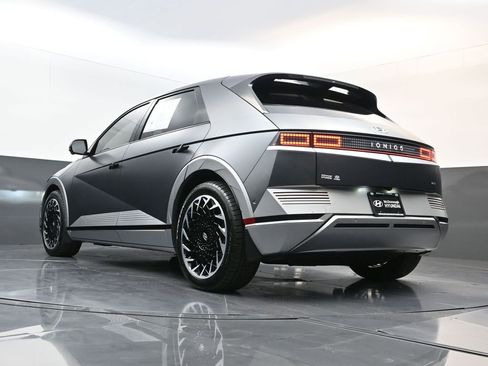 Certified 2023 Hyundai Ioniq 5 Limited w/ Cargo Package image 27