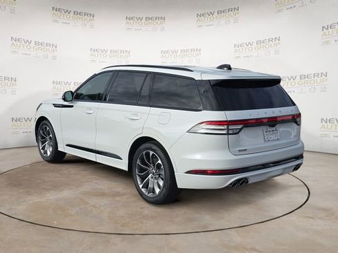 New 2026 Lincoln Aviator 2WD w/ Jet Appearance Package image 3