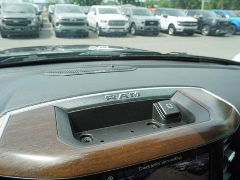 Used 2021 RAM 1500 Laramie AWD/4WD image 23