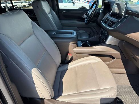 Used 2021 Chevrolet Tahoe Z71 w/ Z71 Off-Road Package AWD/4WD image 15