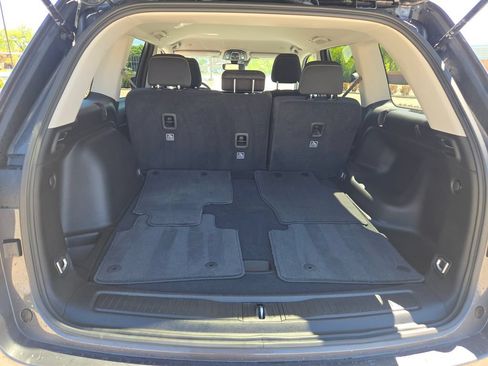 Used 2023 Jeep Grand Cherokee Laredo AWD/4WD image 15