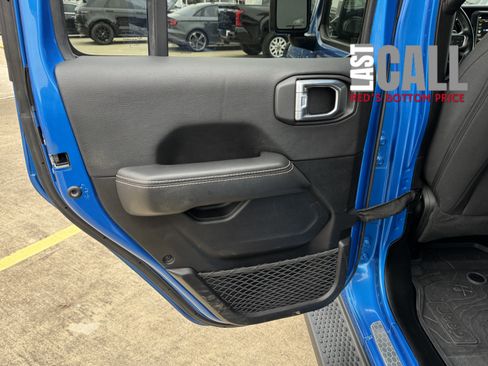 Used 2023 Jeep Wrangler Sahara w/ Safety Group image 16