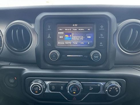 Used 2018 Jeep Wrangler Unlimited Sport image 22