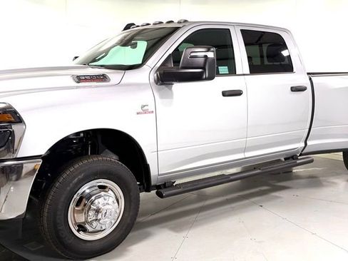New 2026 RAM 3500 Tradesman AWD/4WD image 4