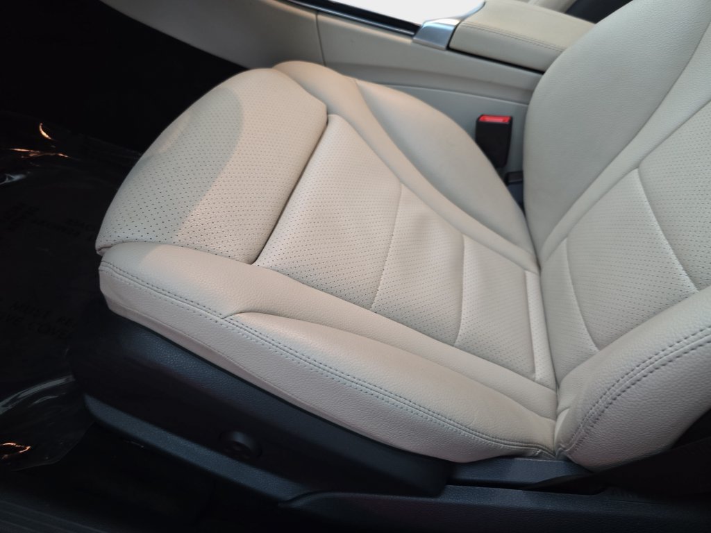 Used 2015 Mercedes-Benz C 300 4MATIC Sedan image 28