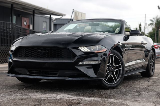 Used 2018 Ford Mustang Premium RWD image 1