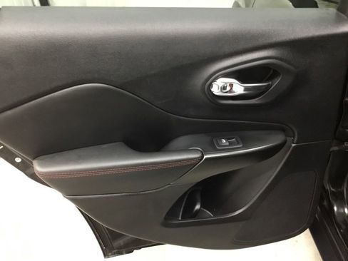 Used 2022 Jeep Cherokee Trailhawk w/ Trailer Tow Group image 34