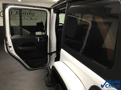 Used 2018 Jeep Wrangler Unlimited Rubicon AWD/4WD image 29