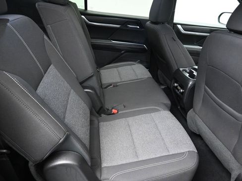 Used 2025 GMC Acadia Elevation FWD image 12
