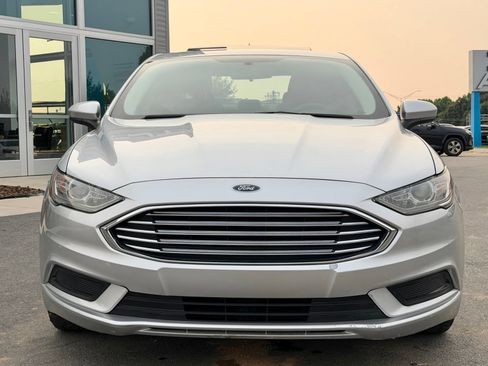Used 2018 Ford Fusion SE FWD image 6
