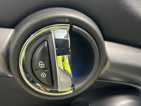Used 2023 MINI Cooper S FWD image 29