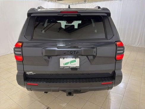Used 2025 Toyota 4Runner TRD Off-Road Premium AWD/4WD image 5