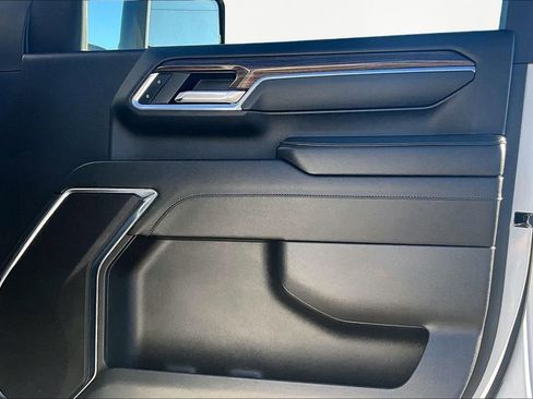 Used 2024 Chevrolet Silverado 2500 LT image 24