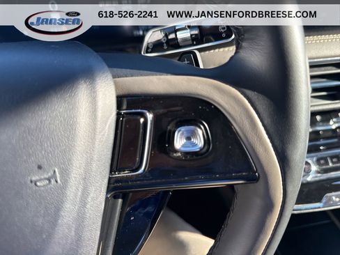 Used 2023 Lincoln Corsair Reserve w/ Towing Package image 16