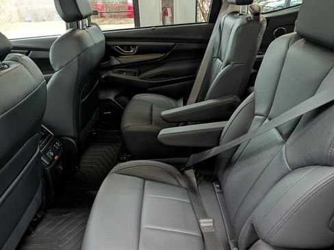 Used 2025 Subaru Ascent Bronze Edition w/ Onyx Package image 12