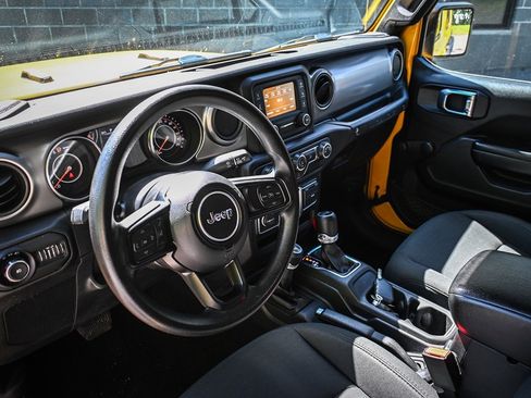 Used 2021 Jeep Wrangler Unlimited Sport AWD/4WD image 9