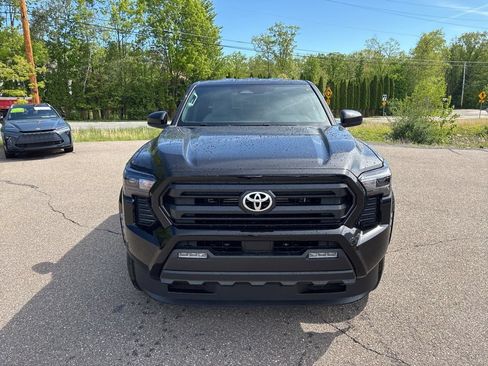 Certified 2026 Toyota Tacoma SR5 AWD/4WD image 9