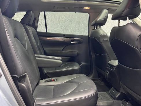 Used 2021 Toyota Highlander Platinum AWD/4WD image 49