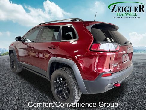 Used 2019 Jeep Cherokee Trailhawk w/ Comfort & Convenience Group AWD/4WD image 3