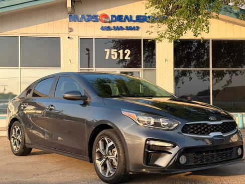 Used 2021 Kia Forte LXS FWD image 1