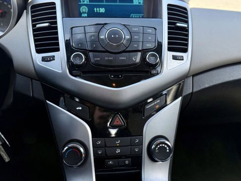 Used 2015 Chevrolet Cruze LS image 10