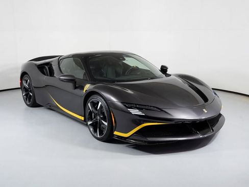 Used 2022 Ferrari SF90 Spider AWD/4WD image 7