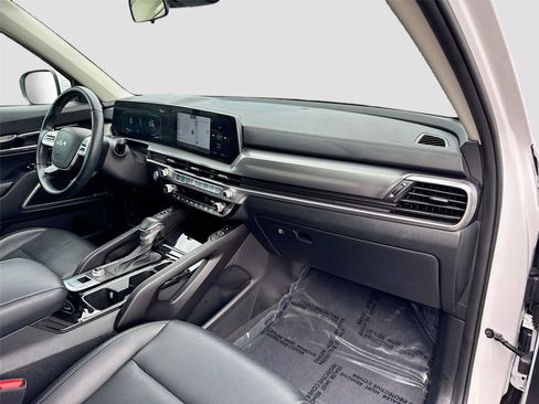 Used 2025 Kia Telluride S image 28