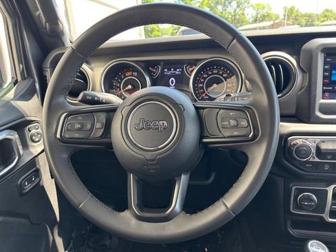 Used 2023 Jeep Wrangler Unlimited Sport AWD/4WD image 17