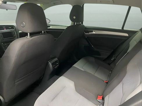 Used 2016 Volkswagen e-Golf SE w/ DC Fast Charging Package FWD image 11
