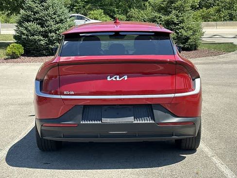 Used 2024 Kia EV6 Light RWD image 4