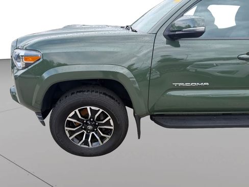 Used 2022 Toyota Tacoma TRD Sport w/ Technology Package AWD/4WD image 19