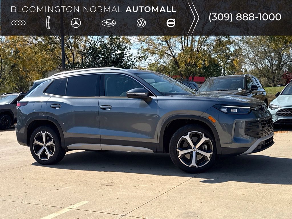Used 2026 Volkswagen Tiguan SE AWD/4WD image 1