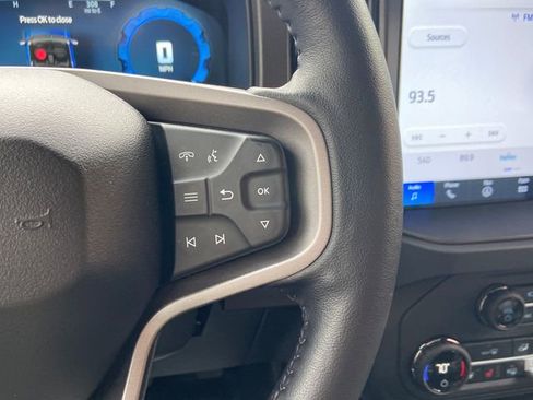 Used 2025 Ford Bronco Badlands image 17