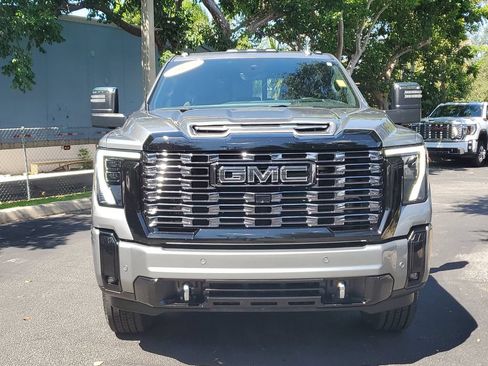 Certified 2025 GMC Sierra 2500 Denali Ultimate AWD/4WD image 8