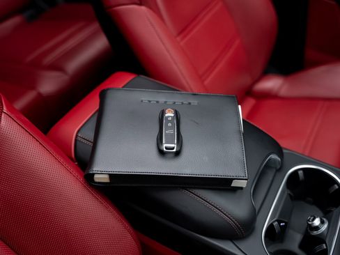 Used 2023 Porsche Cayenne S image 79