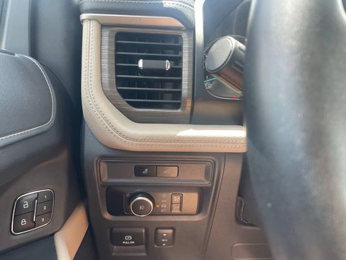Used 2024 Ford Expedition Max Limited AWD/4WD image 12