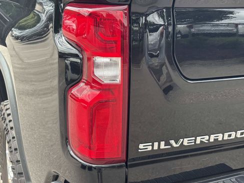 Used 2024 Chevrolet Silverado 2500 High Country w/ High Country Premium Package AWD/4WD image 31
