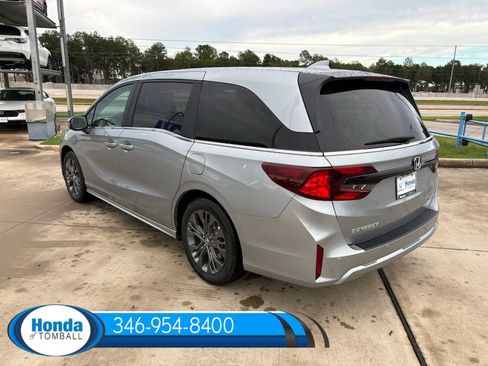New 2026 Honda Odyssey Touring image 4