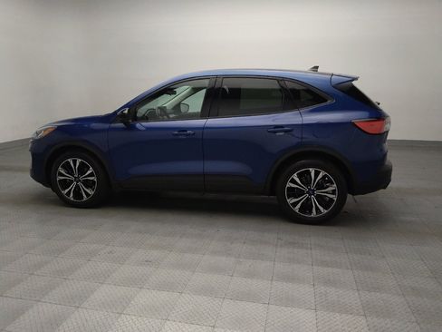 Used 2022 Ford Escape SE w/ SE Sport Appearance Package image 3