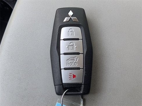 Used 2022 Mitsubishi Outlander SEL image 30