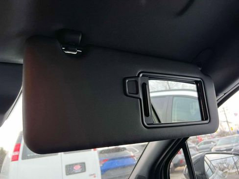 Used 2025 Kia Sportage X-Line image 32