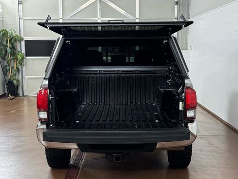 Used 2022 Toyota Tacoma SR5 image 5