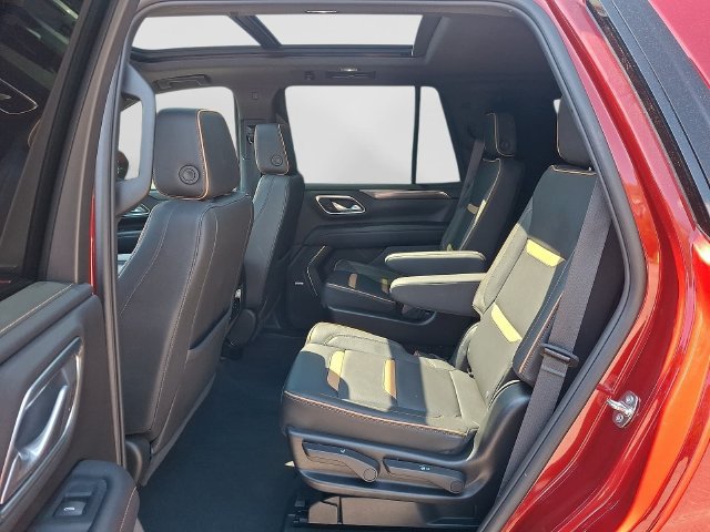 Used 2024 GMC Yukon AT4 w/ Technology Package AWD/4WD image 12