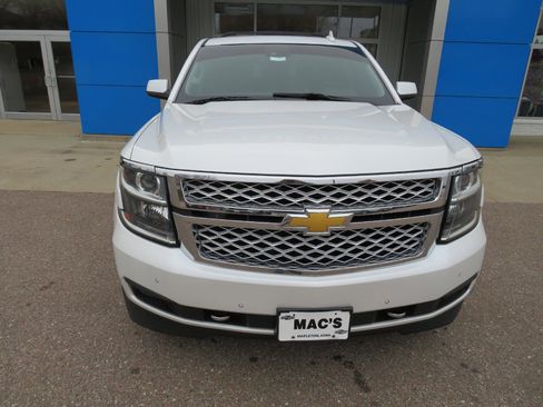 Used 2018 Chevrolet Suburban LT w/ LT Signature Package image 16